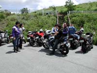 �������̒��ԏ�ɂ�