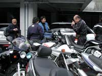 ��2���ԑ�����ςȂ��������̂ŁA�����Ƃ͂����Ƀ^�o�R�ɉ΂�t����