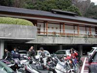 �y�V�R�z�ł����ڂɓ����Ă��錚���B���͂�����͓��������i�H�������j�̎{�݂ŁA�H����������΂����Ɏʂ��Ă��Ȃ��w��ɂ��錚���̕��ɍs���K�v������