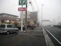 �R���r�j�̑O����������������