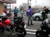 �l�D�h ������ SV400S �̃��A�V�[�g�ɂ͂��������ȉו����ς܂�Ă���B���̃��P�́c