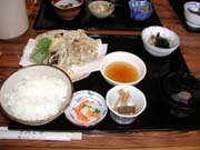 �ŁA16�l��13�l�����������y���̂��V�Ղ��H�z������B����ō��݂�\1,000�W���X�g