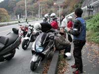 �����Ɍ�����3���҂������郁���o�[�B�҂����Ă��܂���....(^^;