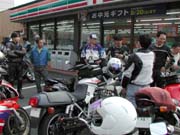 �����̂ň��ݕ��ōA�������l�A�A�C�X�ŗ������l���܂��܂�