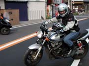 �n�q�����A�H�ɏA��