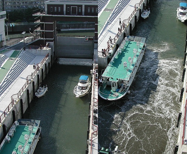 �r�샍�b�N�Q�[�g