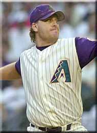 �W�N�Ԃ�̃v���[�I�t�̃}�E���h�Ŏ��͂𔭊������R�S�΂̃V�����O�B