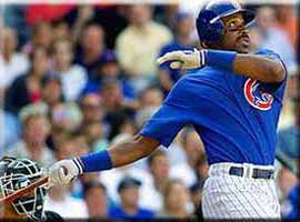 �J�u�X�̃��j�t�H�[�����ɕt���Ă����H�H