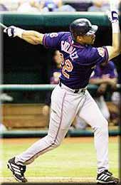 �}�j�[�E���~���X�ƕ��ԂR�S�œ_�̃S���U���X�B