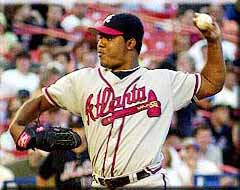 �u���[�u�X���҂̎�荶�r�A�I�_���X�E�y���X�B