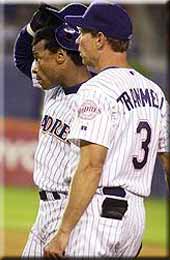 ���̃x�[�u�E���[�X�ɕ��񂾃��b�L�[�E�w���_�[�\���I