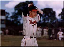 �w�ԍ��Q�P�̓u���[�u�X�̉i�v���Ԃł���B