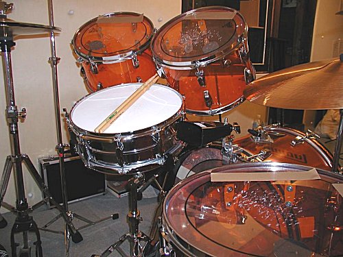 amber Vistalite kit and LM400 snare drum