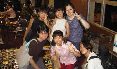 �J���[����