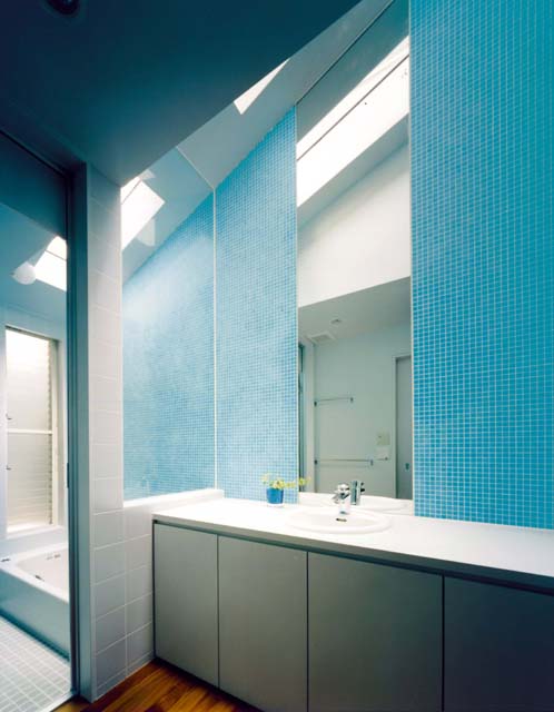 �o�X���[��