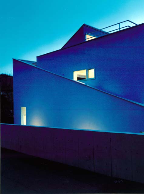 �o�X���[���̃g�b�v���C�g�������������