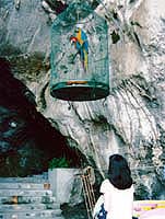 �z�e���ւ�����G���x�[�^�[����