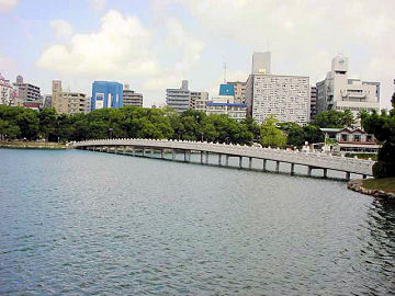 �半�����ό���