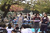 �������