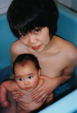 Yoko and Ma_ho in the bath / まま まほ、おふろ