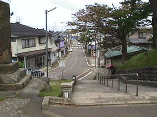 境内から柿崎町内を見おろす