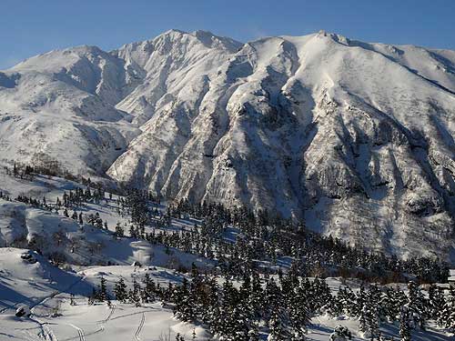 三段山尾根から富良野岳