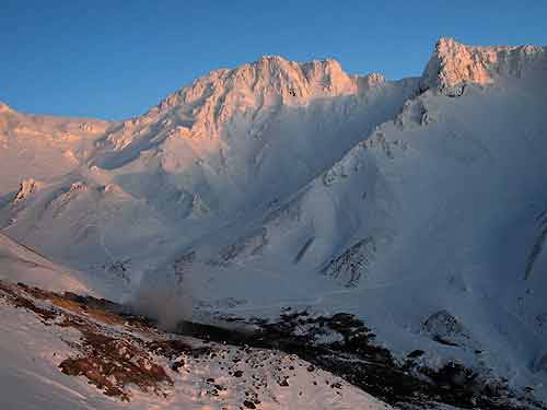 夕暮れの安政火口