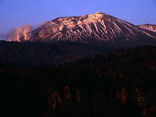 夕日に染まる旭岳