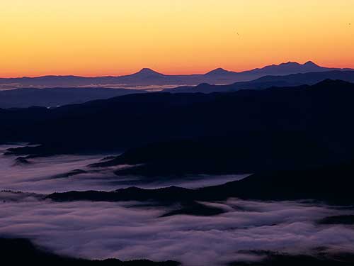 遥か阿寒の山々