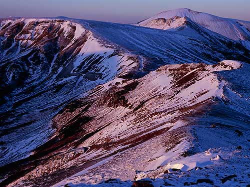 朝陽に輝く稜線