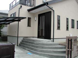 ���փh�A�Ɏ���|�[�`�X�e�b�v�̌`������������