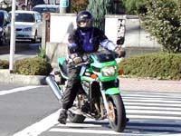 �R���r�j�ɓ����Ă���m�쎁