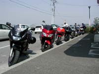 ���̉w�̒��ԏꂪ���t�Œ�܂�Ȃ����߁A��ނȂ����̘e�̕�����ɒ�߂�