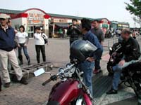 ���Q���̂m�쎁���͂��߁A6���̕����r�����E����