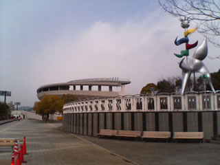 長良川陸上競技場外周のジョギングコース