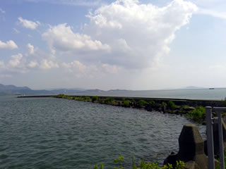 長浜港から見た琵琶湖