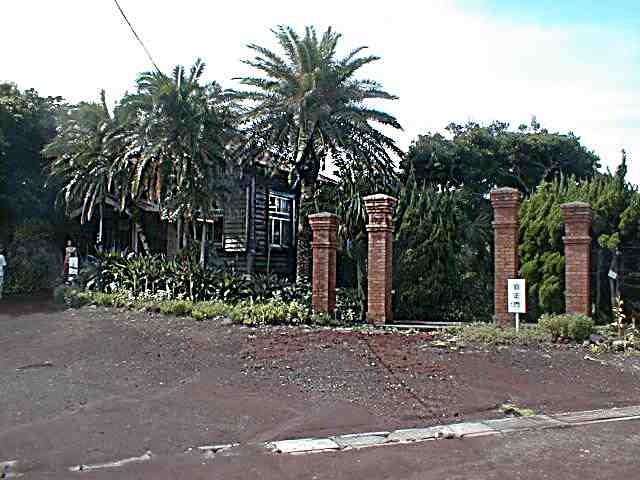 ���j����������