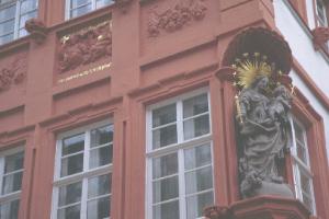 �}���A��