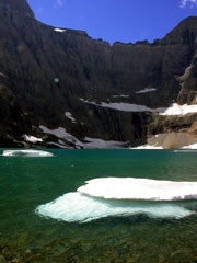 Floating ice on the Iceberg Lake