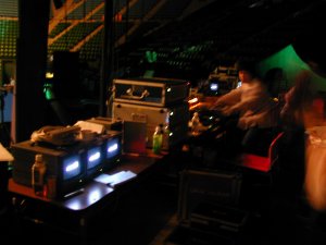 �f���󑗐M�u�[�X