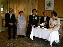 $B?7O:?F@L$=$N#2(B