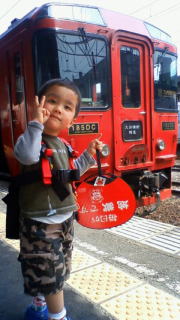 ��B���f���}�ƈꏏ�Ƀ|�[�Y