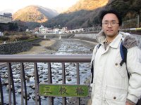 �������{�E�O����