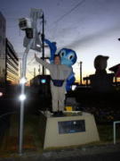 磐田駅のジュビロマスコット像前