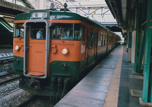 ���R������