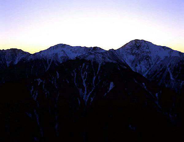 �t���̔���O�R