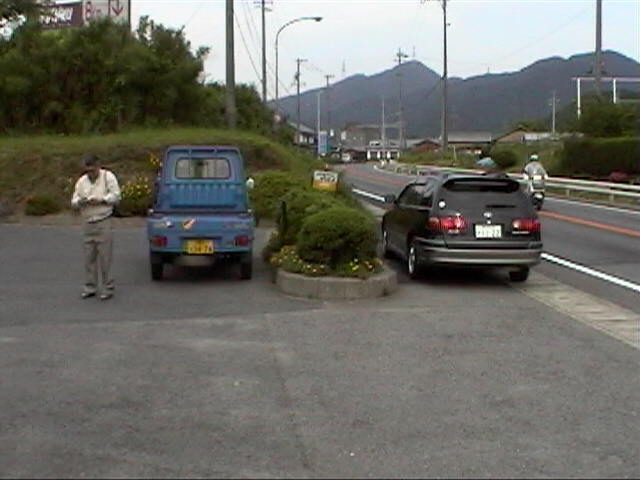 �͂�΂�쐼���烏�S���ԂŏW���ꏊ�܂ŗ���ꂽ�~����