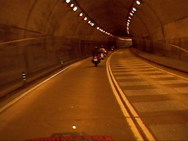 �g���l���ō����n�[���[�̏d�ቹ�̃n�[���j�[