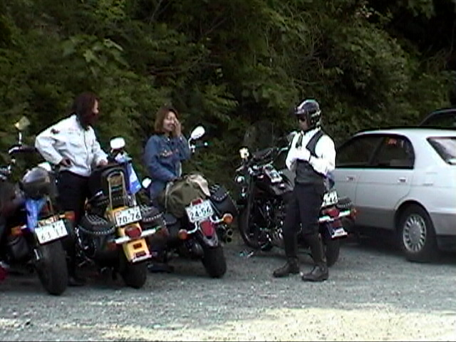 �������ɒ����Ē��ԏ�Ńz�b�Ƃ���