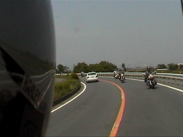 �Ίݓ��H�ŁA������ʂ��i�����擪�j